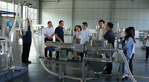 【頂端新聞】數(shù)智賦能新鄉(xiāng)造，看新鄉(xiāng)如何打響產(chǎn)業(yè)轉(zhuǎn)型新名片